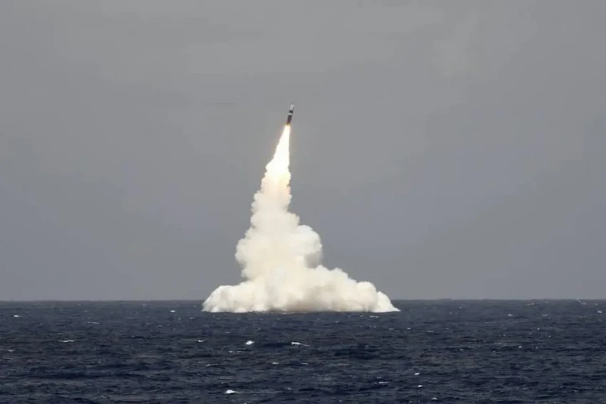 Подлодка «неизвестной» принадлежности потопила корабль ВМС Ирана у Шри-Ланки