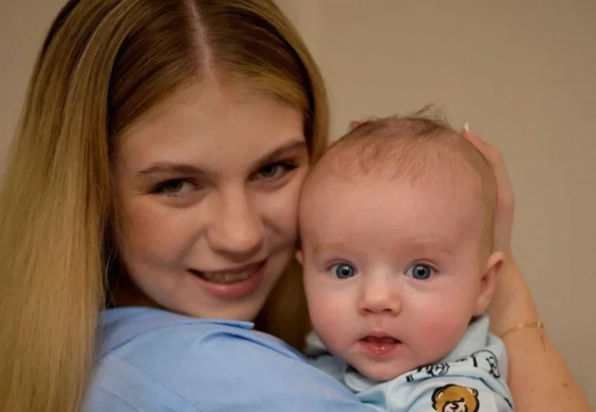 Александра Трусова опубликовала новые фото с полугодовалым сыном