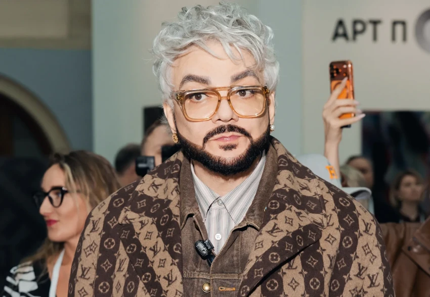 Филипп Киркоров, Дмитрий Песков и Татьяна Навка, Тимати с возлюбленной Валентиной Ивановой посетили ярмарку современного искусства "Арт Россия"